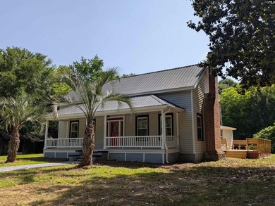 Charming 1890 Historic Home on 2.75 Acres - Modern Comfort Meets - photo 2
