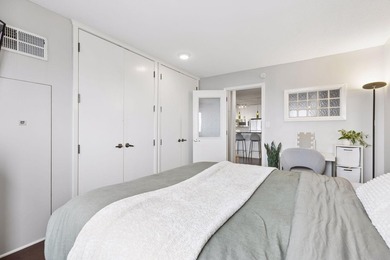 Move right into this bright and modern 1 bedroom at Summit - photo 16