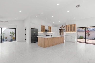 Welcome to refined living in this impeccably upgraded 3-bedroom - photo 4