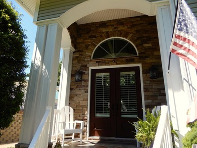 Fabulous Immaculate Quality Custom built 3 bedroom 3 full baths - photo 3
