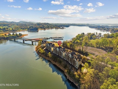 Welcome to easy lakefront living in the highly sought-after - photo 1