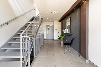 PRIME LOCATION for a UNIQUE lifestyle within walking distance of - photo 4