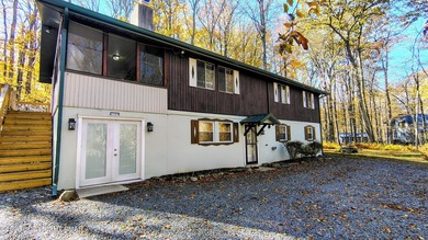 Pines Lake Home For Sale in Pocono Lake Pennsylvania