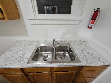 A great opportunity as either an investment property or a - photo 3
