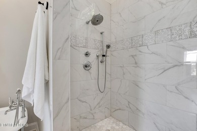 Welcome to Gold Finch Lane. This nearly new home is a joy to - photo 43