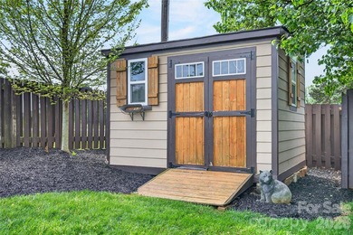 Price improvement on this gorgeous home!! Welcome to 103 Webbed - photo 46