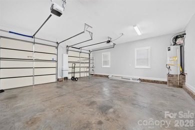 Price improvement on this gorgeous home!! Welcome to 103 Webbed - photo 47