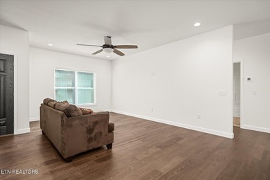 NEW CONSTRUCTION with stainless appliances in Lake Tansi Village - photo 11