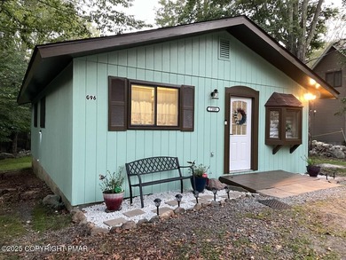 Lake Carobeth Home For Sale in Tobyhanna Pennsylvania