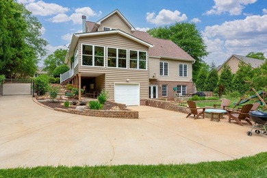 Bring your boat!!! Check out this amazing home, 4-5 Bedrooms, 3 - photo 2