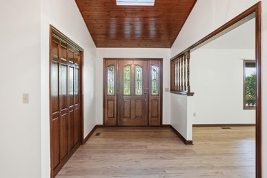 Sprawling CUSTOM-BUILT BRICK AND CEDAR RANCH with over 2,400 sq - photo 7