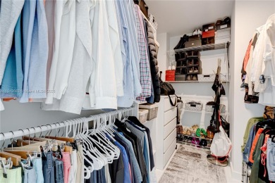 Priced to Sell! Beautiful 3/4 + Den in the renowned PARAMOUNT