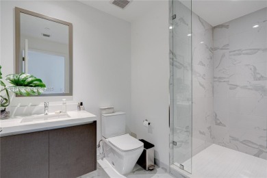 Priced to Sell! Beautiful 3/4 + Den in the renowned PARAMOUNT