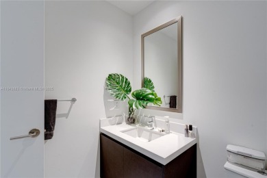 Priced to Sell! Beautiful 3/4 + Den in the renowned PARAMOUNT