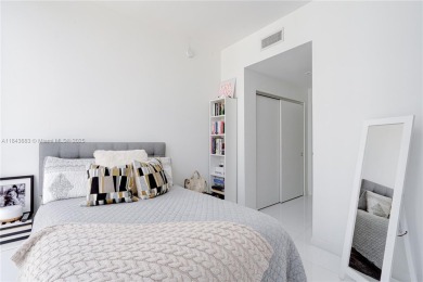 Priced to Sell! Beautiful 3/4 + Den in the renowned PARAMOUNT