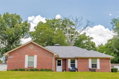 Lake Home For Sale in Chandler, Texas