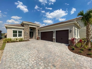 Lake Home For Sale in Wesley Chapel, Florida