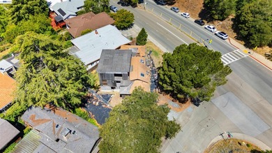 Incredible opportunity to bring your dream home to life! This - photo 3