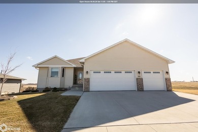 SPACIOUS RANCH HOME - COMFORT, STYLE & ROOM TO GROW. Welcome - photo 1