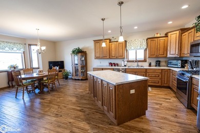 SPACIOUS RANCH HOME - COMFORT, STYLE & ROOM TO GROW. Welcome - photo 6