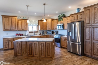 SPACIOUS RANCH HOME - COMFORT, STYLE & ROOM TO GROW. Welcome - photo 7