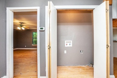 Looking for a house that says sweat equity?? Priced at under 400 - photo 21