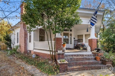 Reduced price for a quick sale! This Colonial-style home, built - photo 9
