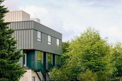 Noven One is six four-level townhomes in downtown Squamish - photo 1
