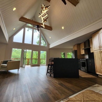 Center Hill Lake Home For Sale in Smithville Tennessee