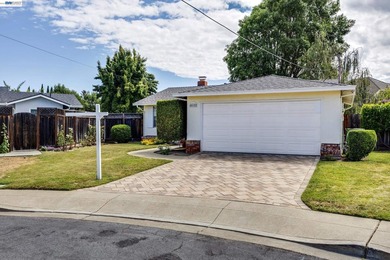Welcome to this beautifully maintained 1960 single-level Fremont - photo 3