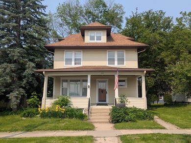Charming home in desirable Historic Southwest neighborhood! This - photo 1