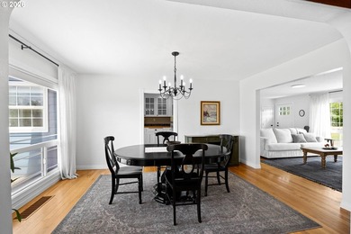 There is a certain ease to life in this 3+ bed, 3 bath home - photo 13