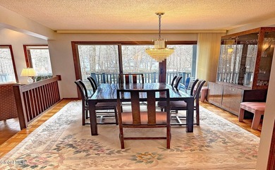This spacious contemporary home has a magnificent lot offering - photo 14