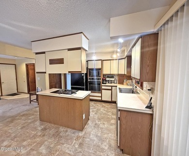 This spacious contemporary home has a magnificent lot offering - photo 17