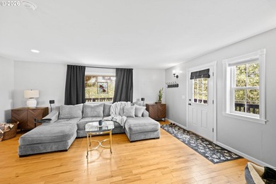 There is a certain ease to life in this 3+ bed, 3 bath home - photo 24
