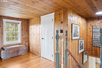 There is a certain ease to life in this 3+ bed, 3 bath home - photo 29