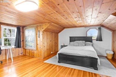 There is a certain ease to life in this 3+ bed, 3 bath home - photo 31