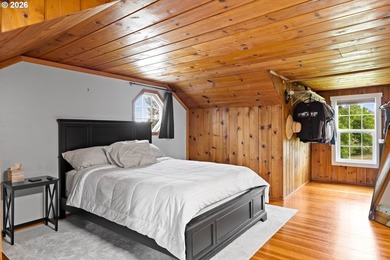 There is a certain ease to life in this 3+ bed, 3 bath home - photo 32