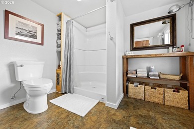 There is a certain ease to life in this 3+ bed, 3 bath home - photo 34
