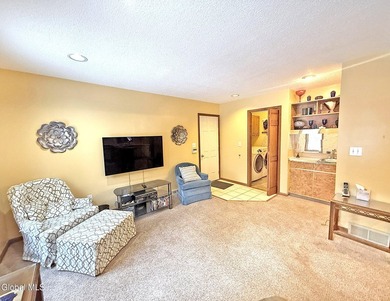 This spacious contemporary home has a magnificent lot offering - photo 35