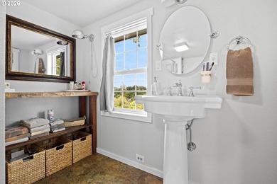 There is a certain ease to life in this 3+ bed, 3 bath home - photo 35