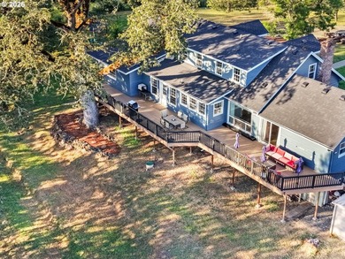 There is a certain ease to life in this 3+ bed, 3 bath home - photo 38
