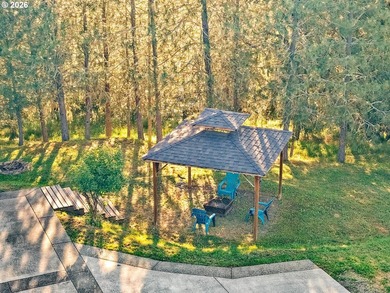 There is a certain ease to life in this 3+ bed, 3 bath home - photo 39