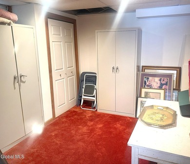 This spacious contemporary home has a magnificent lot offering - photo 40