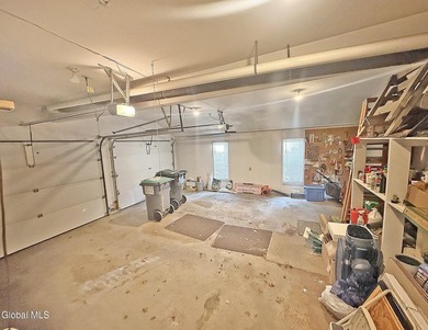This spacious contemporary home has a magnificent lot offering - photo 41