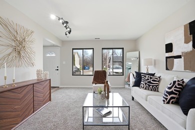 Welcome home to your newly updated 3 bedroom townhouse. What's - photo 6