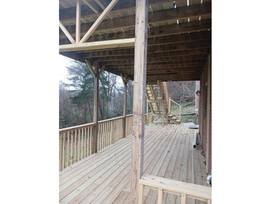 VERY LARGE HOME THAT HAS BEEN REMODELED. THIS HOME OFFERS 5 - photo 7