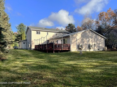 Spacious 6-bedroom, 4-bath home located in a desirable - photo 3