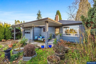 Charming home in desirable Bush Park neighborhood. Hardwood
