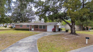 Welcome Home to 4906 Chivalry Dr! This 3BR/2BA corner-lot home - photo 4